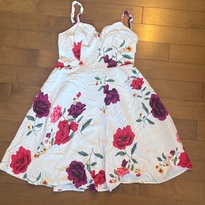Old Navy Kids Casual Dress - White with Pink and Purple Floral